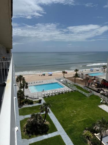 Daytona Beach Apartment | Turtle Time in Castaways Resort