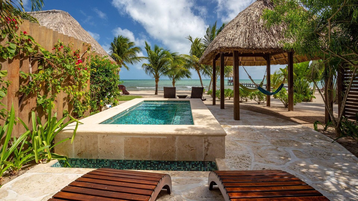 Surfside Villa | Turtle Villa - ALL INCLUSIVE Luxury One Bed Beachfront Villa with Plunge Pool