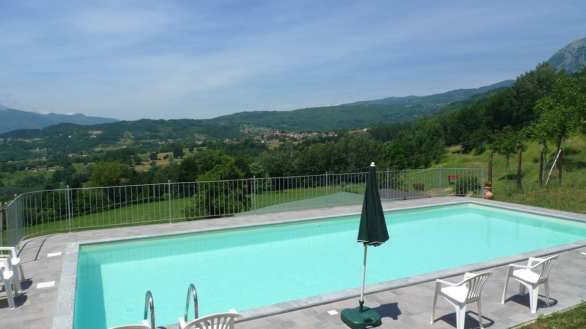 Castiglione di Garfagnana Other | Tuscany farm with 14x5m private pool, peaceful spot near restaurant, sleeps 12