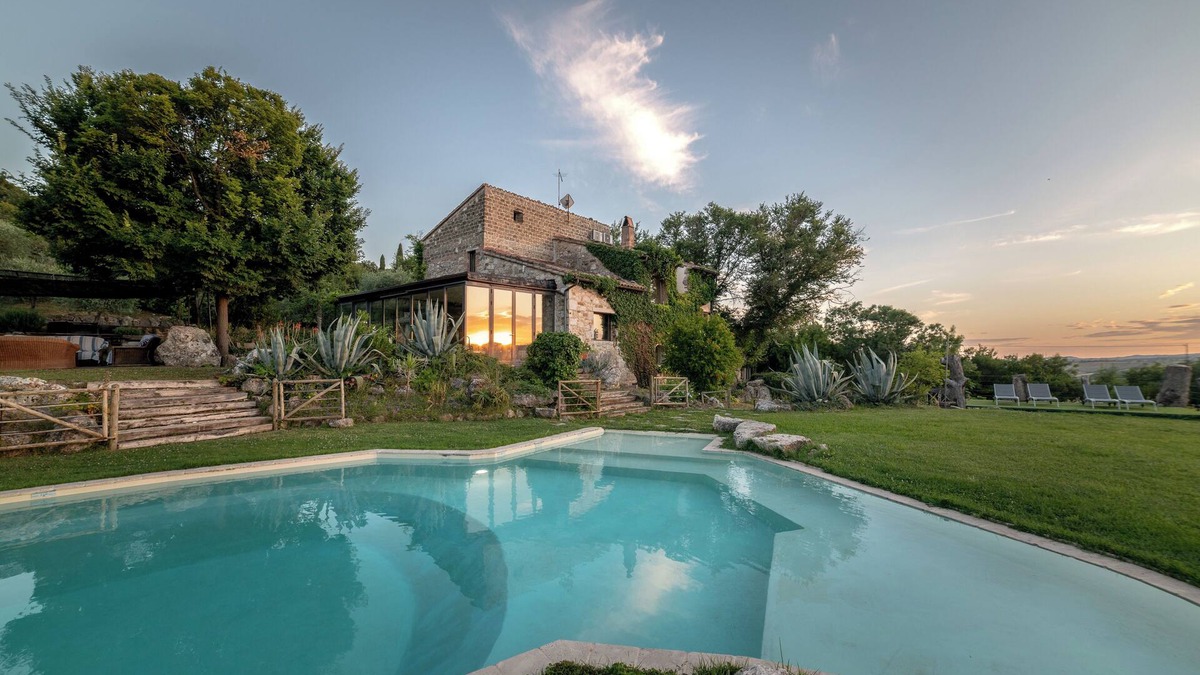Saturnia Villa | Tuscan country villa with private swimming pool