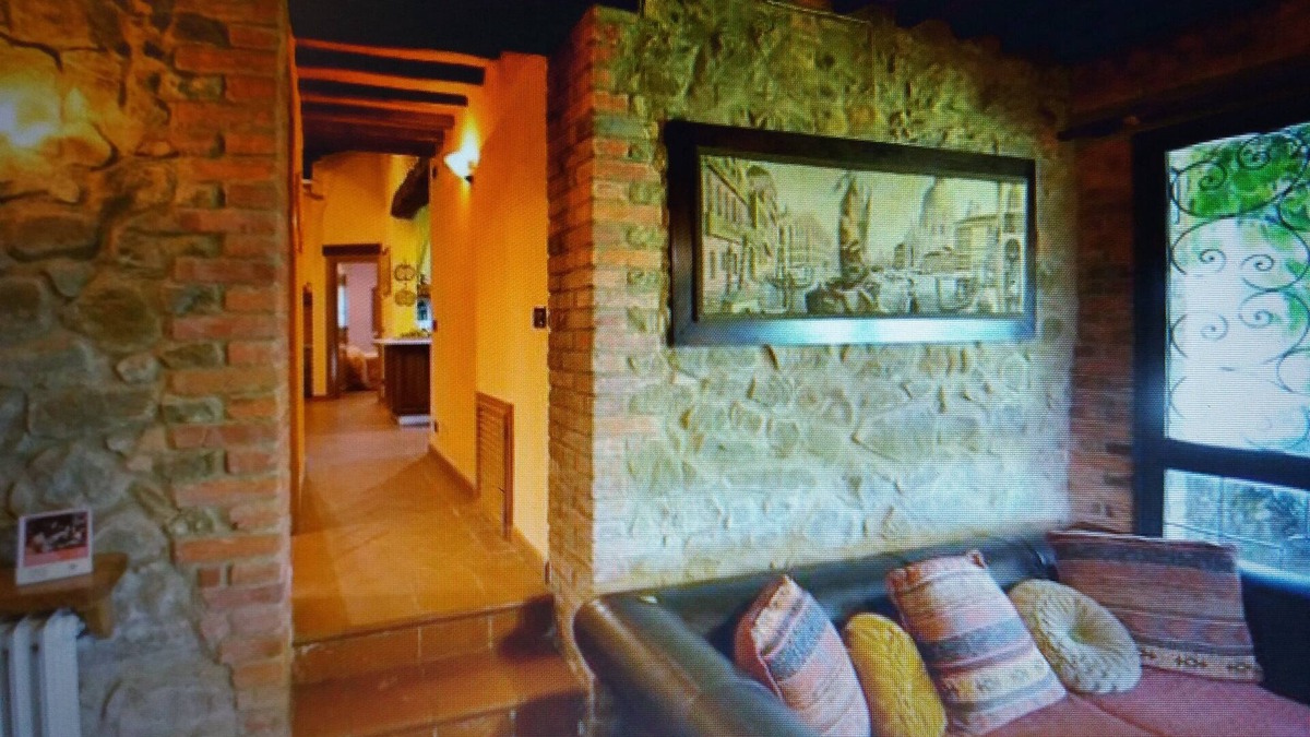 Moncioni Villa | Tuscan farmhouse at the gates of Chianti
