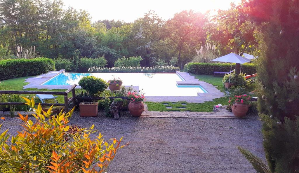 Vicchio House | TUSCAN HILLS - STONEHOUSE, GARDEN & POOL