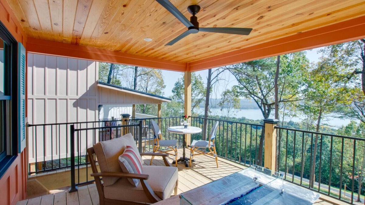 Groveoak Cabin | Tuscan-Inspired Lakeside Cabin with Hot Tub, Stunning Views, and Elegant Comfort