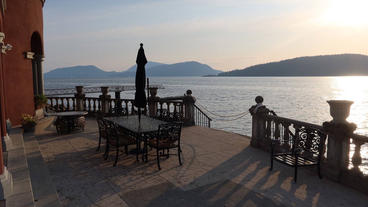 Woodfibre House | Tuscan-style Waterfront Home w/Hottub and Stunning Views