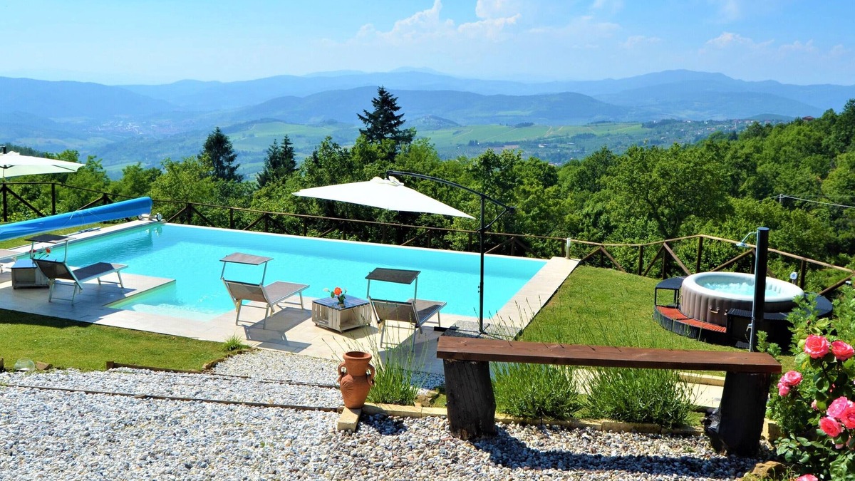 Pelago House | Tuscan villa with infinity salt private pool and jacuzzi on breathtaking view