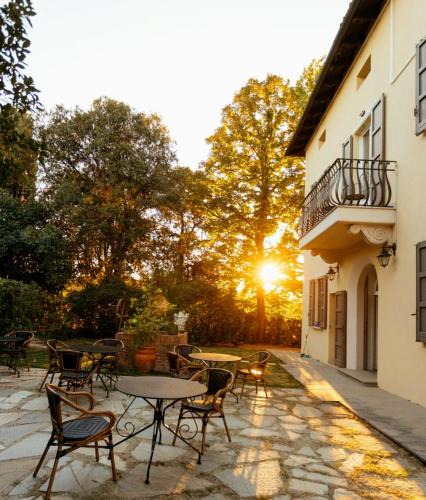 Castel San Pietro Terme House | Tuscany Garden Inn