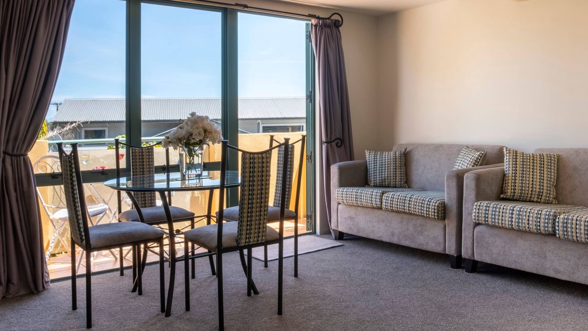 Tahunanui Hotel | Tuscany Gardens Motor Lodge