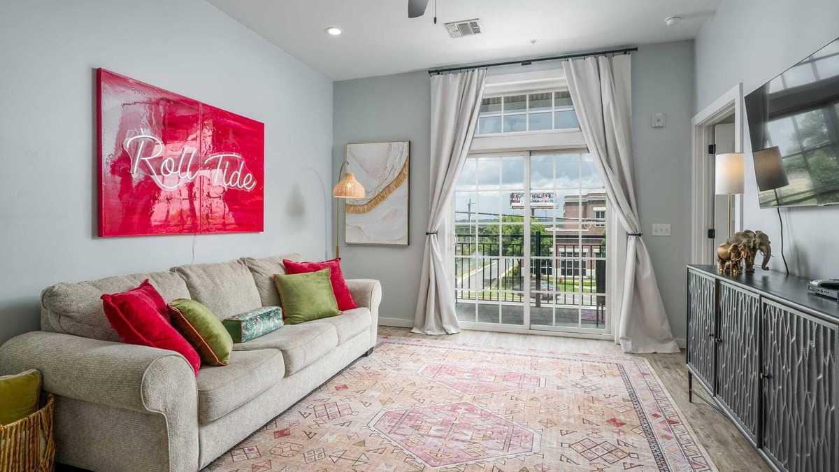 Tuscaloosa Condo | Tusk’n Escape- Walk Downtown- 2BR 2BA