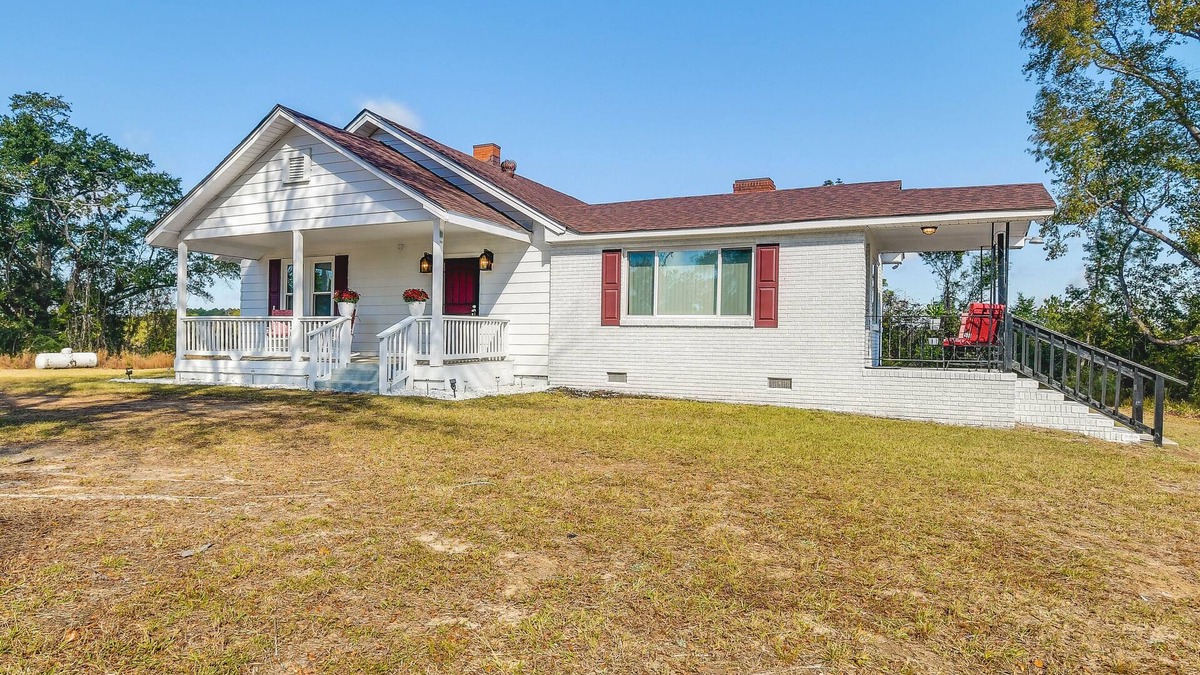 Macon County House | Tuskegee Countryside Retreat on 7 Acres!