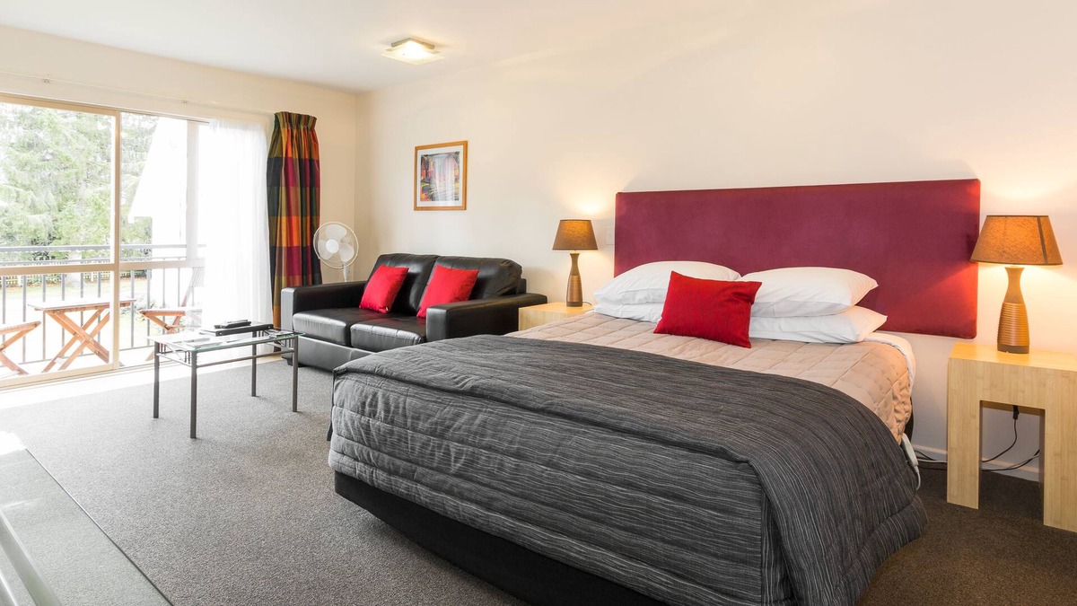 Hanmer Springs Hotel | Tussock Peak Motor Lodge