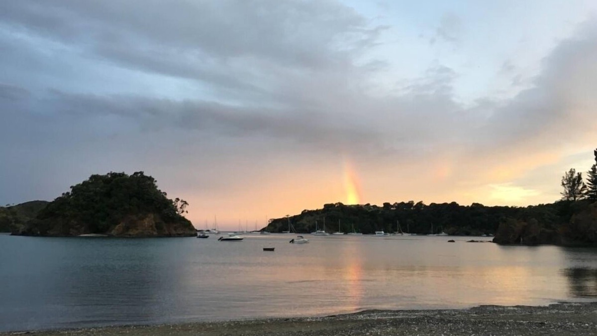 Tutukaka House | Tutukaka - Church Bay beach front bach