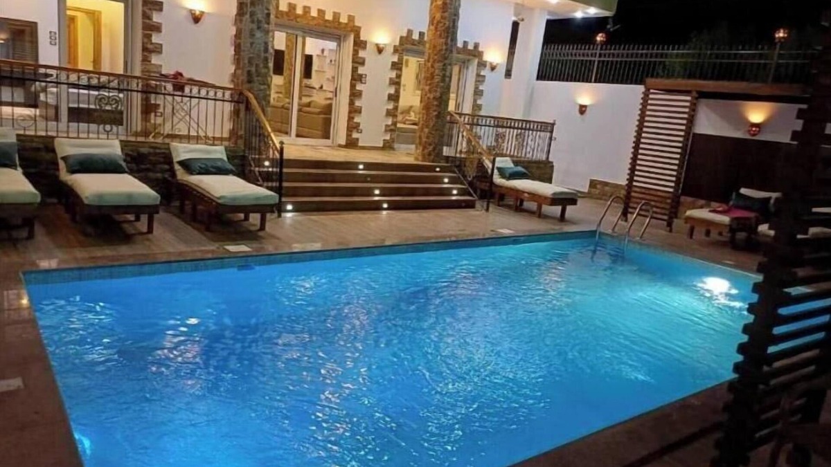 Luxor Villa | Twilight Palace