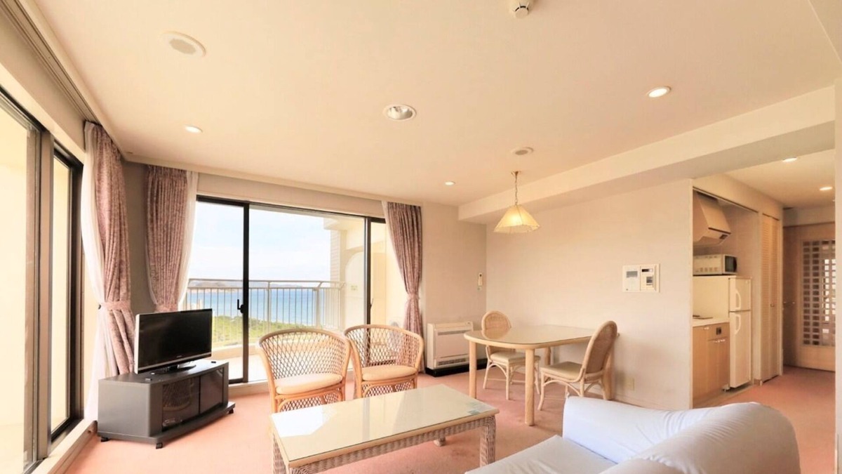 Kominato Onsen House | Twin 69 square meters All rooms have an ocean vi / Kamogawa Chiba