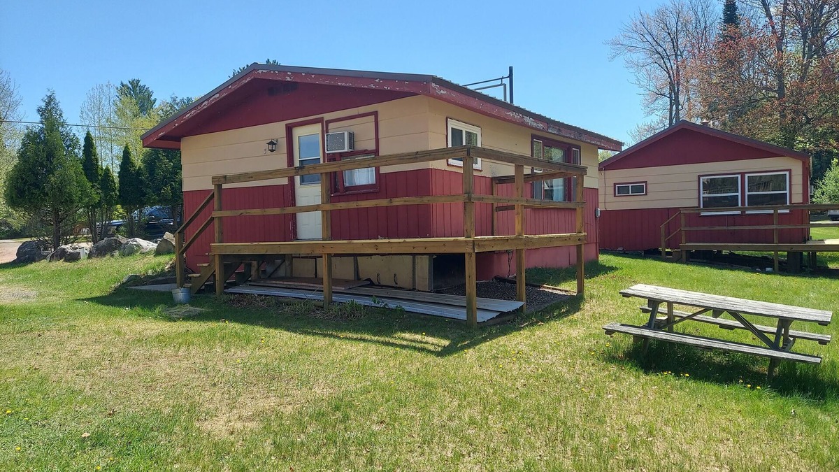 Tomahawk Cabin | Twin Bay Resort Cabin # 5