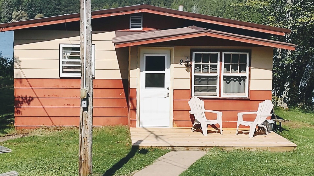 Tomahawk Cabin | Twin Bay Resort Cabin # 2