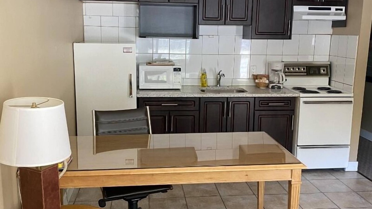 Lumby Hotel | Twin Creeks Motel