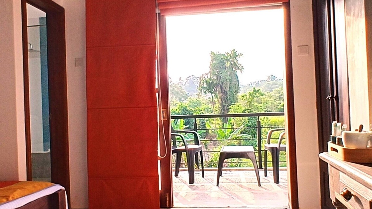 Polgasowita Villa | Twin/Double Room at Charming Boutique Property-Wi-Fi,AC @ out skirts' of Colombo