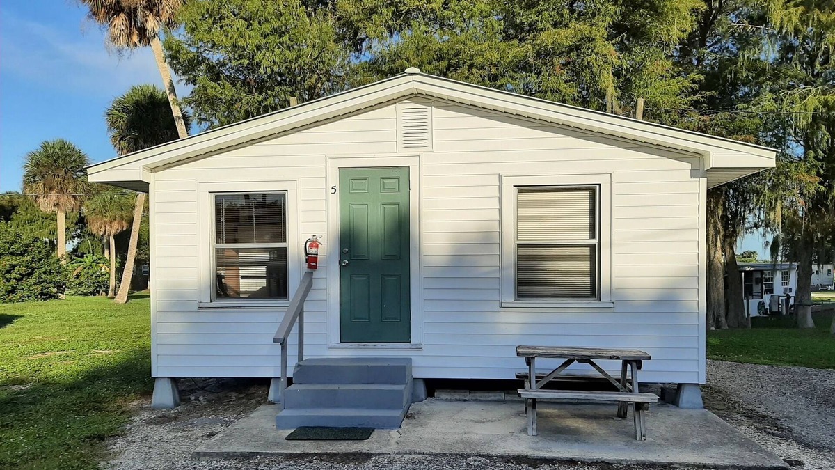 Okeechobee Cabin | Twin Palms - C05 Cabin #05