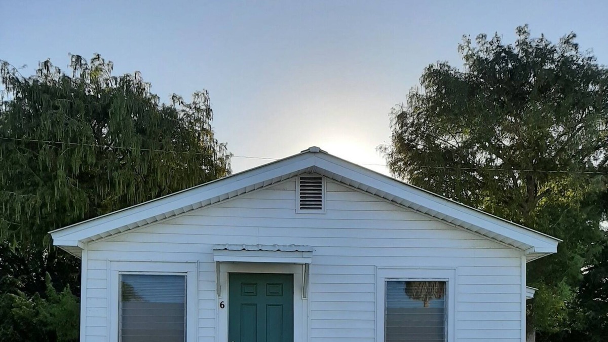 Okeechobee Cabin | Twin Palms - C06 Cabin #06