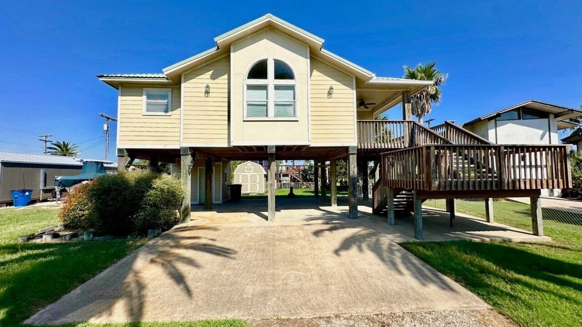 Port O Connor House | TWIN PALMS Close to Beach - Pets Add Fees