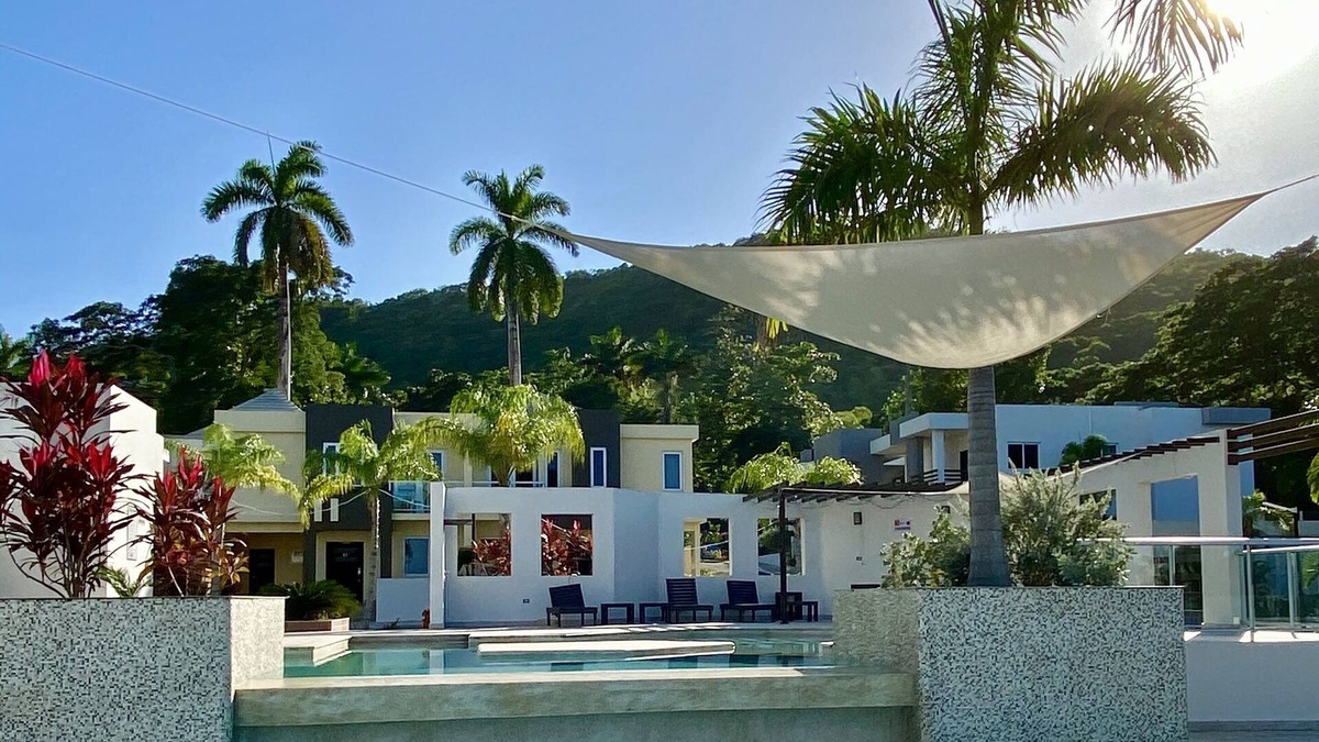 Reading House | Twin Palms Retreat - Montego Bay Jamaica
