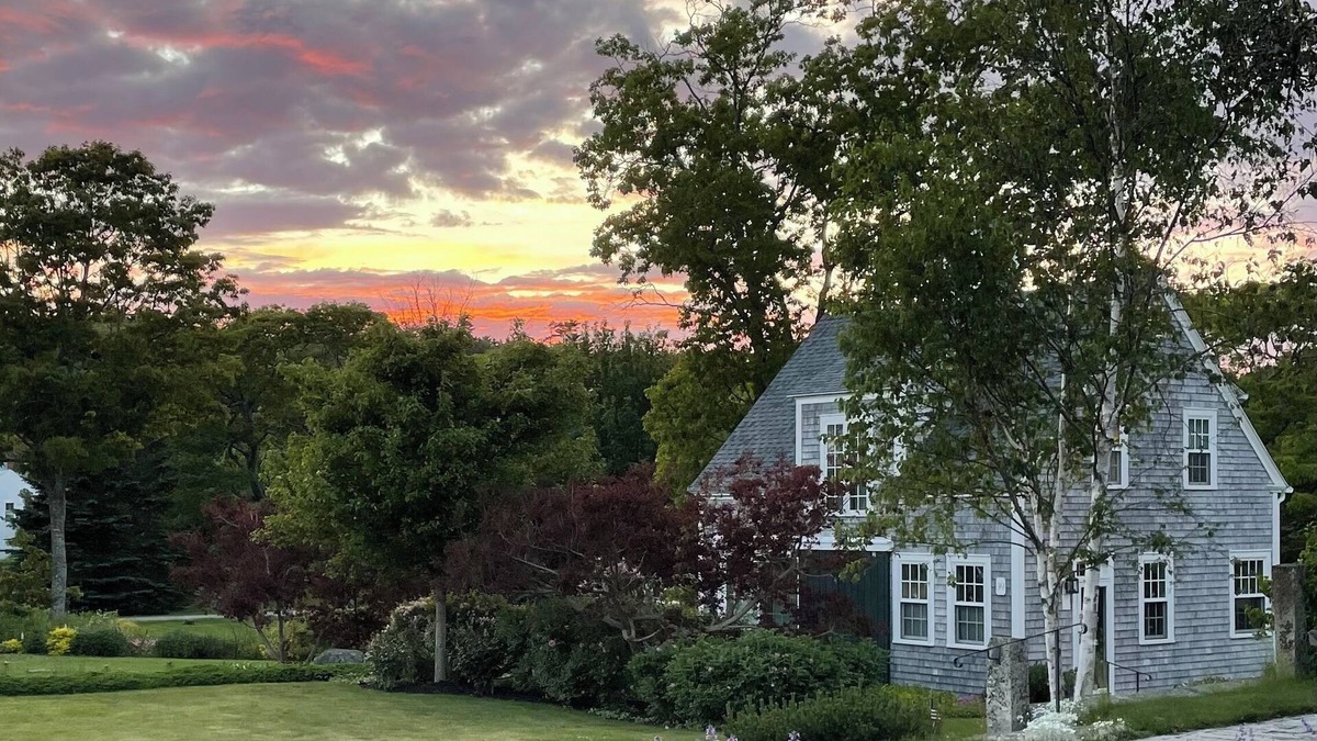 Bayville House | Twin Ponds Waterfront Guest house