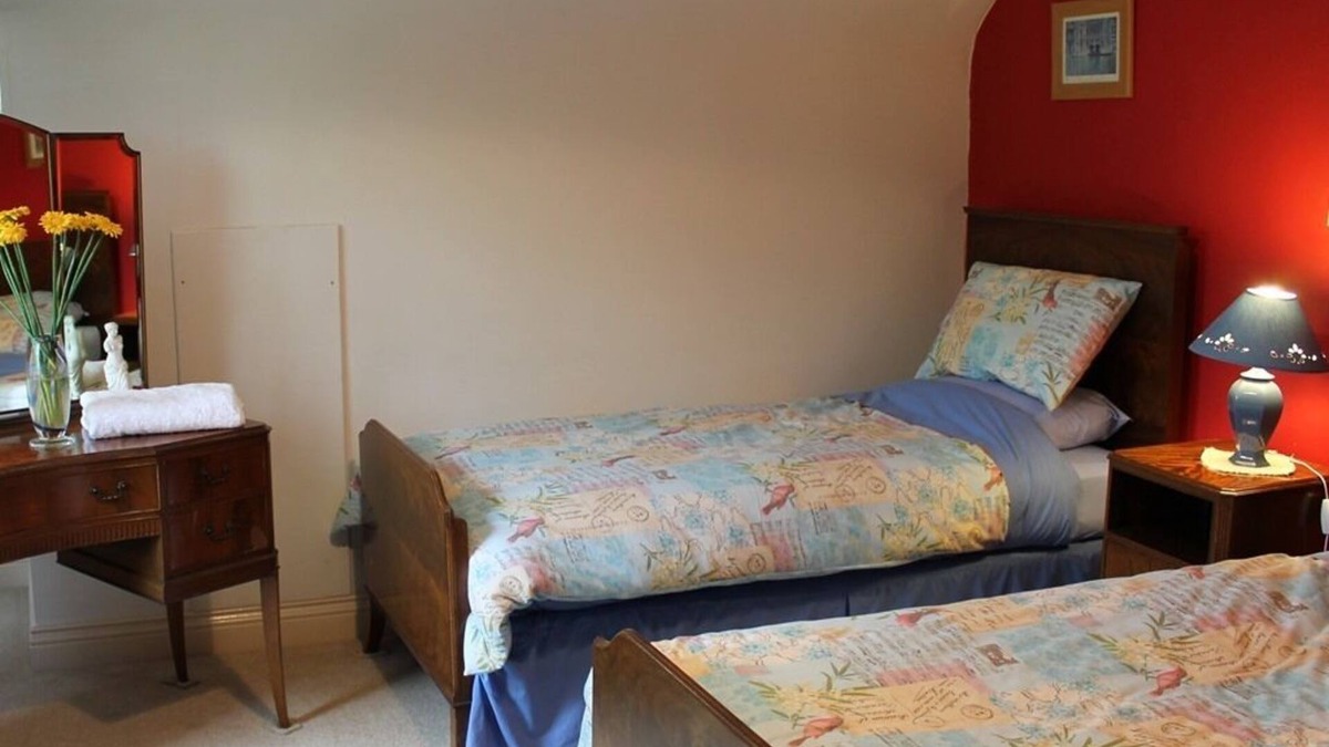 Killaloe Bed & Breakfast | Twin Room at Blossom Hill Bed and Breakfast