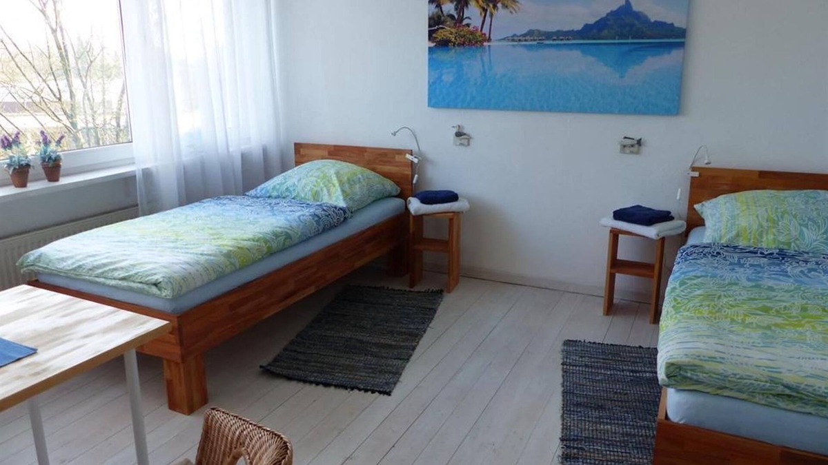 Kiel Apartment | Twin room No. 1, shared shower/shared toilet - guest room view of the countryside