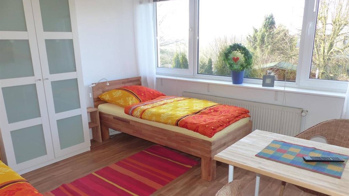 Kiel Apartment | Twin room No. 2, shared shower/shared toilet - guest room view of the countryside