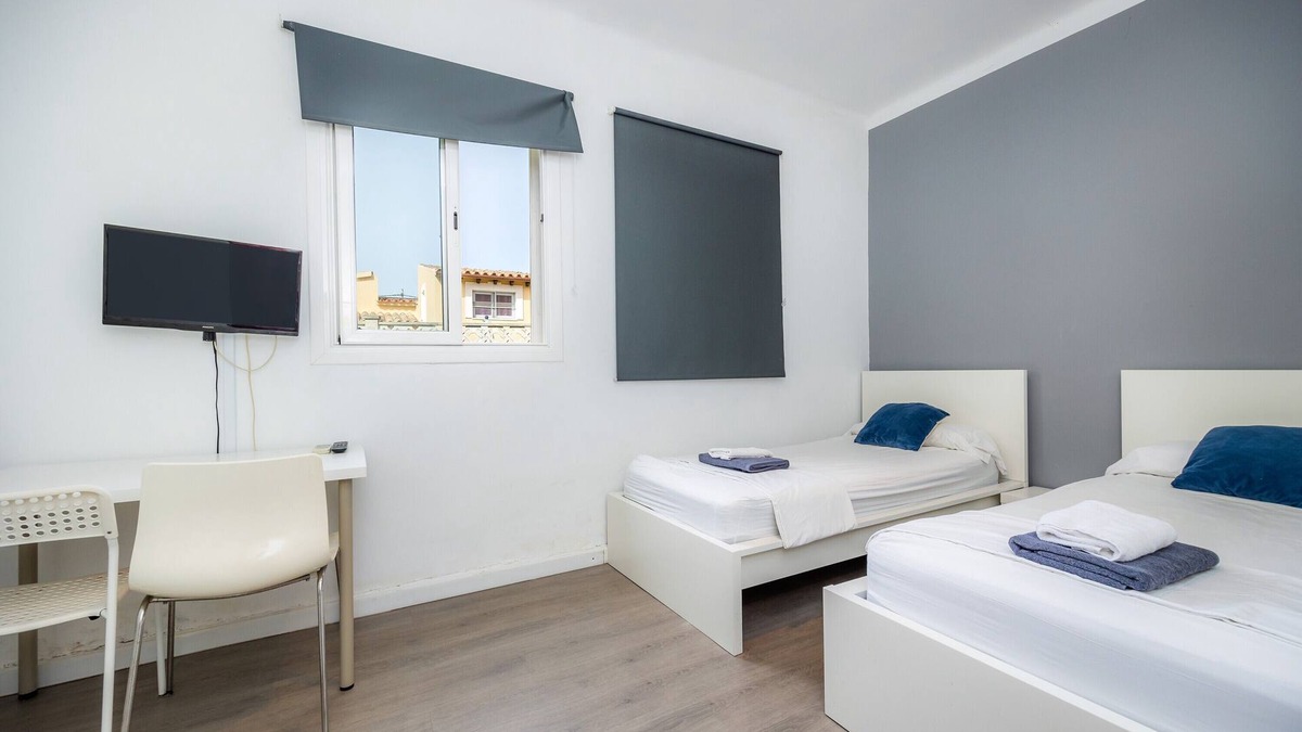 Can Pastilla Apartment | Twin room Nº5' with Shared Terrace, Wi-Fi and Air Conditioning