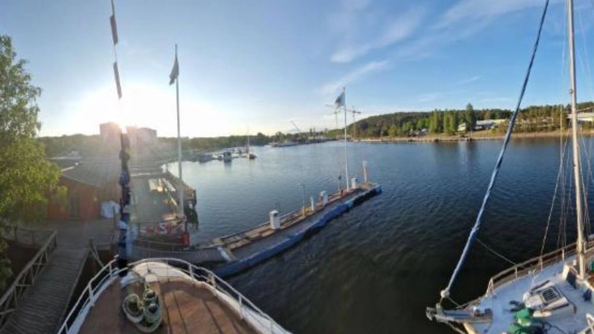 Sodertalje Boat Rental | Twin Room with Lake View Yacht