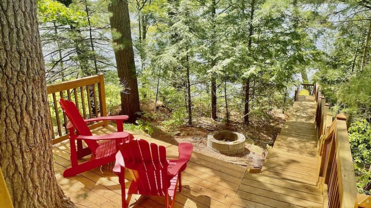 Marmora and Lake Cottage | Twin Sisters Getaway