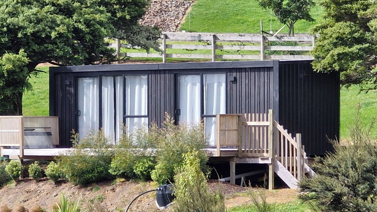 Mangawhai Cabin | Twin Totara Cottage