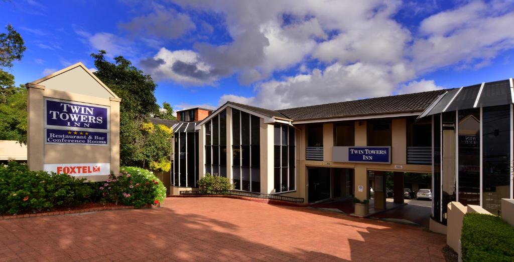 Greenwich Hotel | Twin Towers Inn