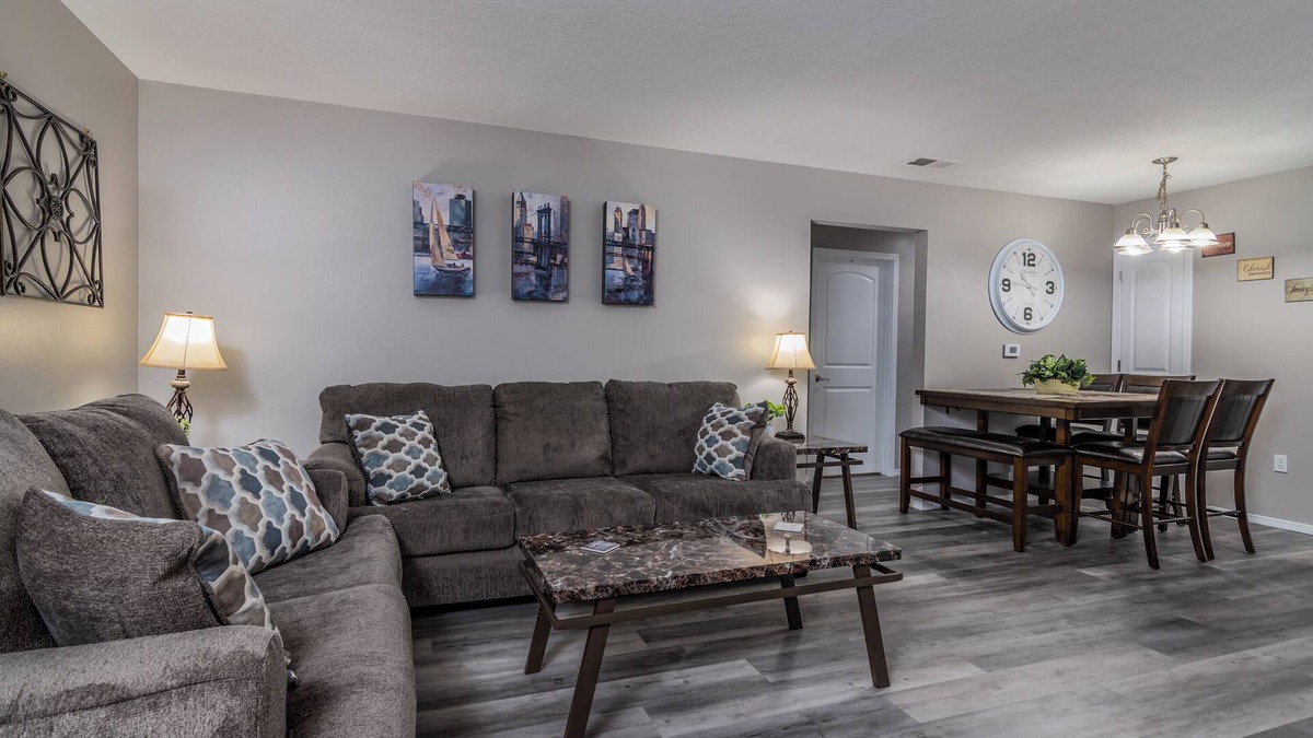 Branson Condo | Twin Trails-No Stairs! Sleeps 16! Updated and ideal for families- Close to Strip