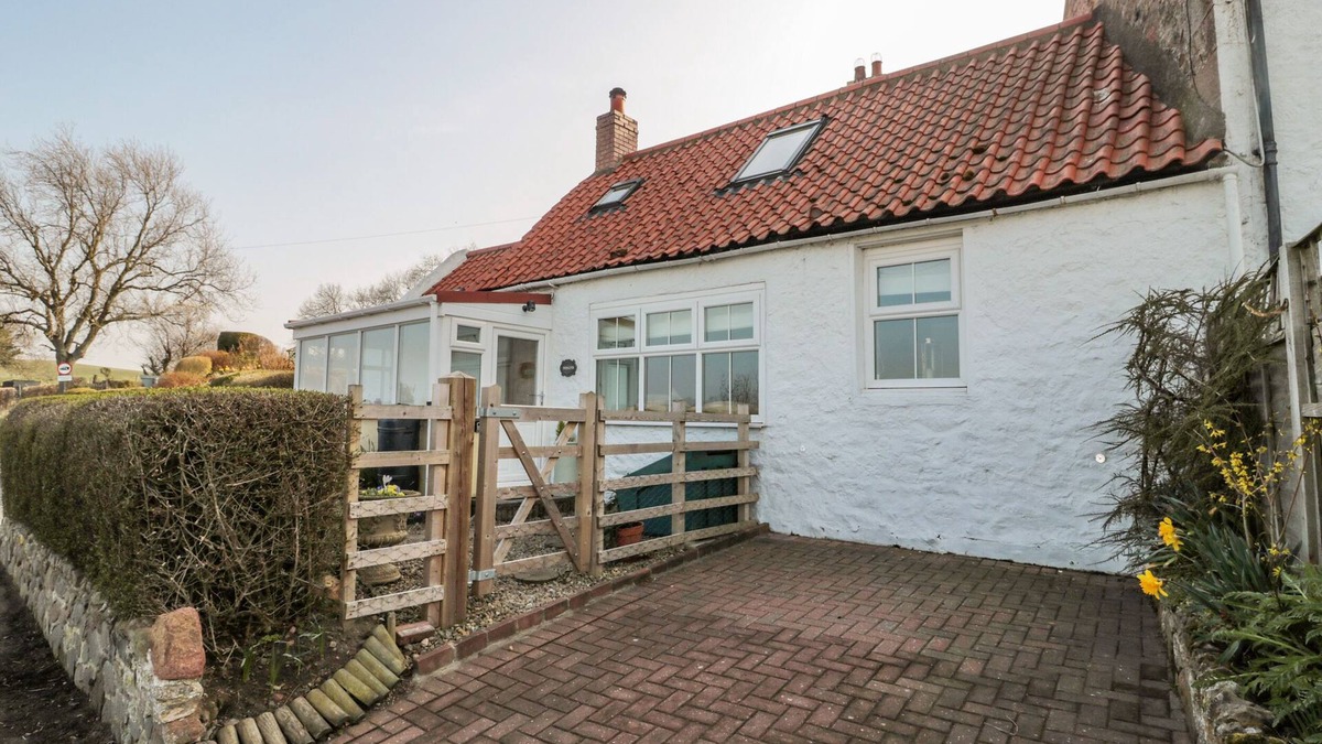 Wooler Cottage | TWINCOTE, romantic, with open fire in Wooler