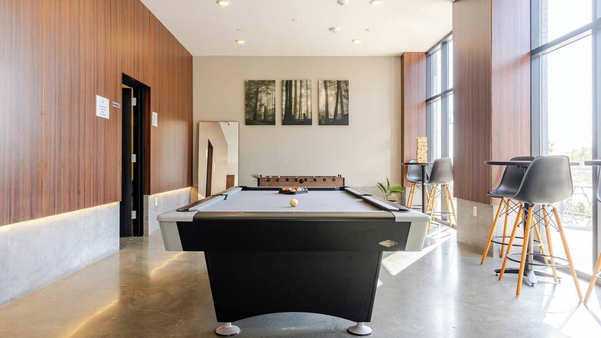 Bayonne Apartment | Twinzies - 20 Mins EWR/NYC - 2 BR Apt @ Waterview