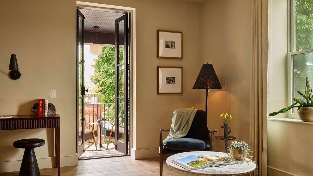 Fishtown Hotel | Two 1 Bedroom Suites at Anna & Bel – Elegant Touches & Walkable Location