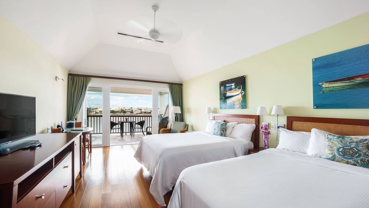 Paget Hotel | Two 2-Bedroom Stes at Newstead Belmont Hills Golf Resort and Spa