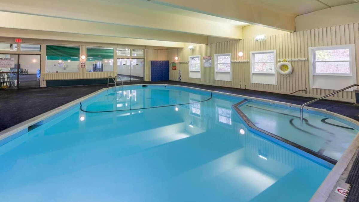 South Lee House | Two 2BR Villas l From Sauna to Sports Courts – Comfort & Fun for Everyone