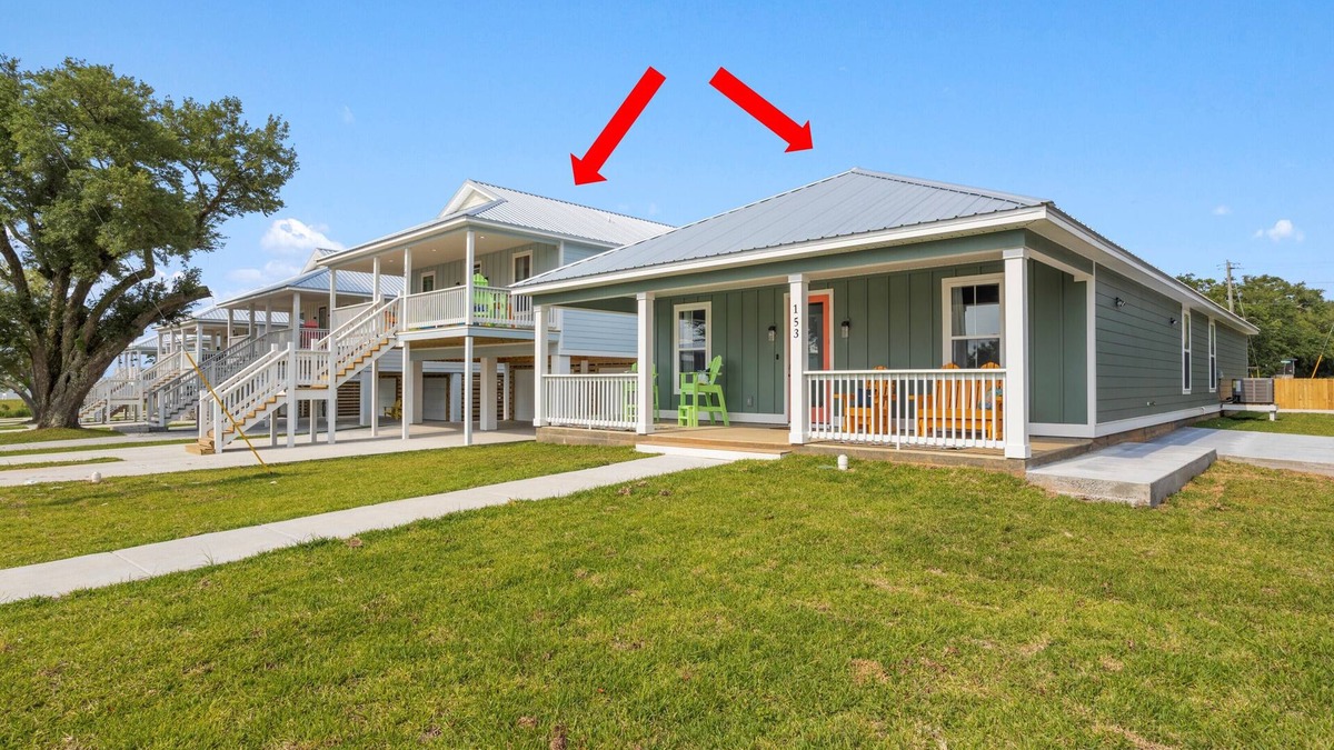 Gulfport House | Two Amazing Modern & Spacious Beach Retreats, 9 Bedroom, 6 bathrooms