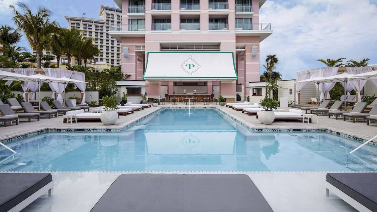 Nassau Hotel | Two Amazing Ocean View Suite with Balcony & Kitchen | Beachfront Retreat