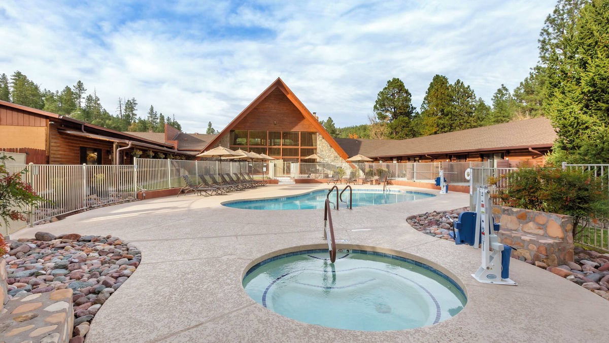 Kohls Ranch Apartment | Two Beautiful Units! Ultimate Outdoor Group Getaway! Pool, Near Hiking