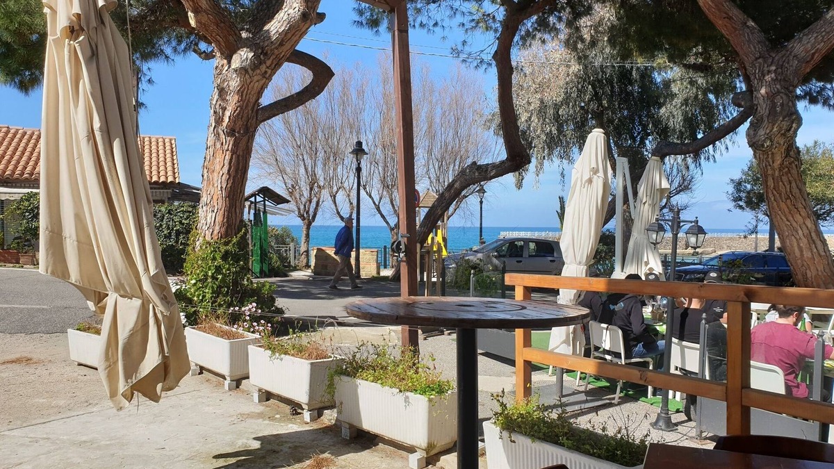 Contrada Difesa II VV Apartment | Two Bedroom Apartment, private Garden, 15 minute walk to Beach through Forest