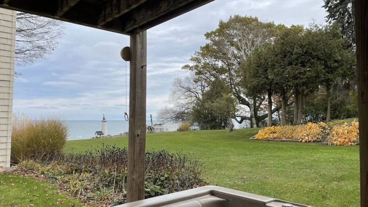 Jeddo House | Two bedroom and hot tub with lake views!