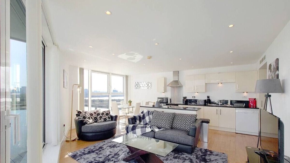Newham Apartment | Two-Bedroom Apartment with River Views