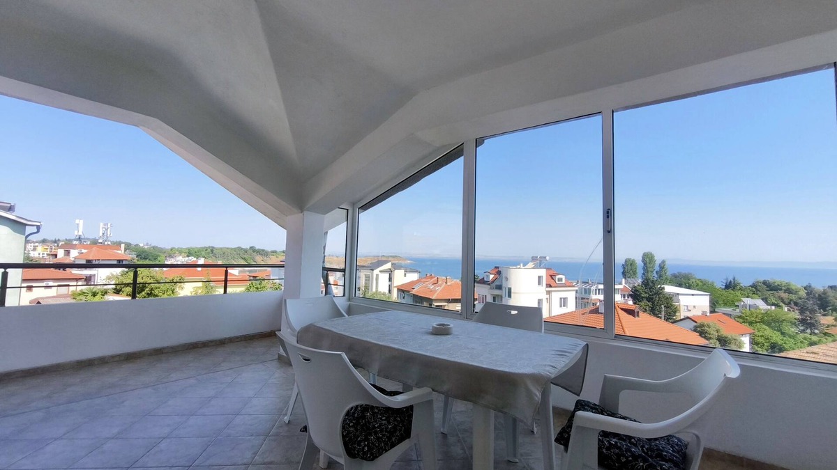 Chernomorets Apartment | Two-Bedroom Apartment with Terrace and Sea Viewn