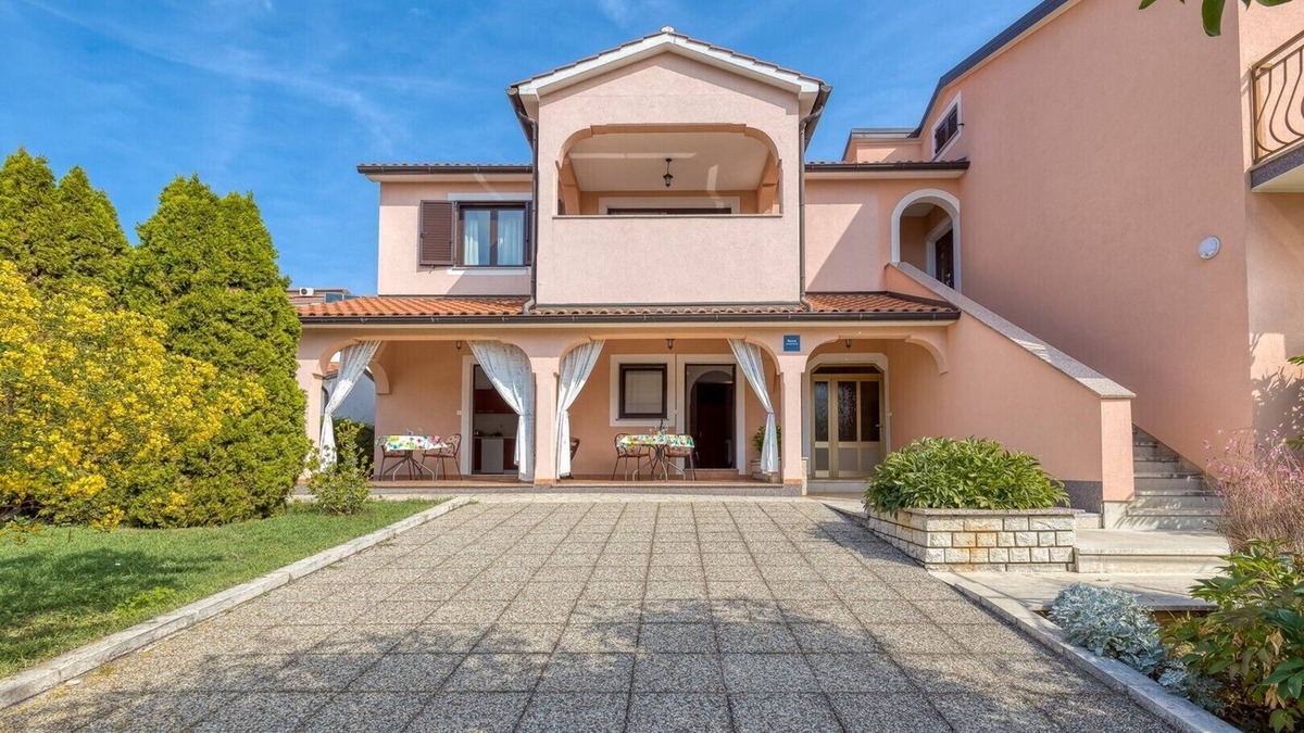 Borik Apartment | Two-Bedroom Apartment Silva IV in Rovinj 100 m from the Sea