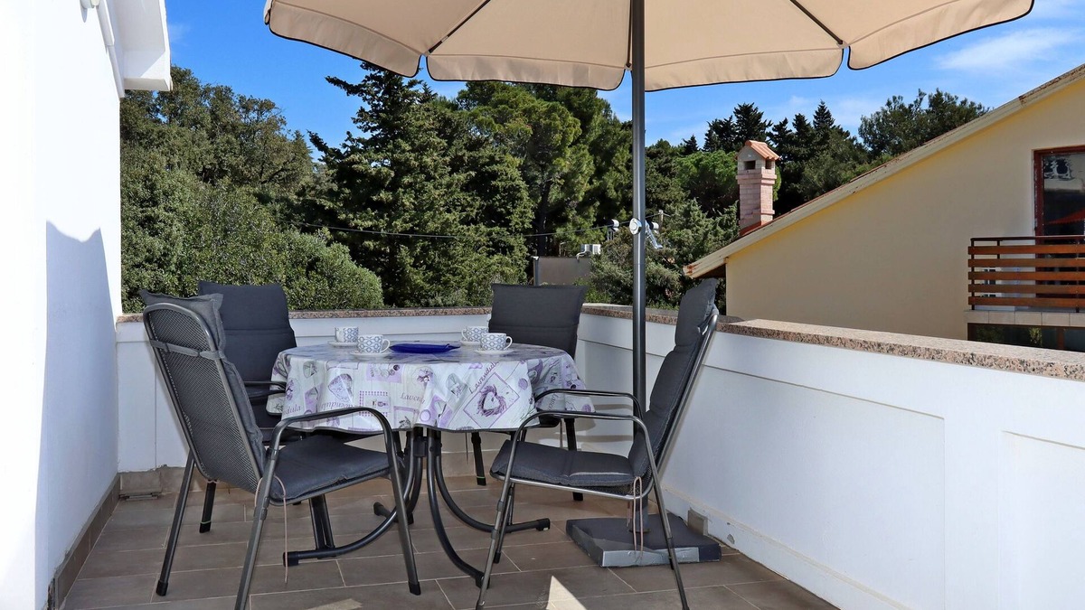 Suha Punta Apartment | Two bedroom apartment with terrace and sea view Suha Punta, Rab (A-17239-b)