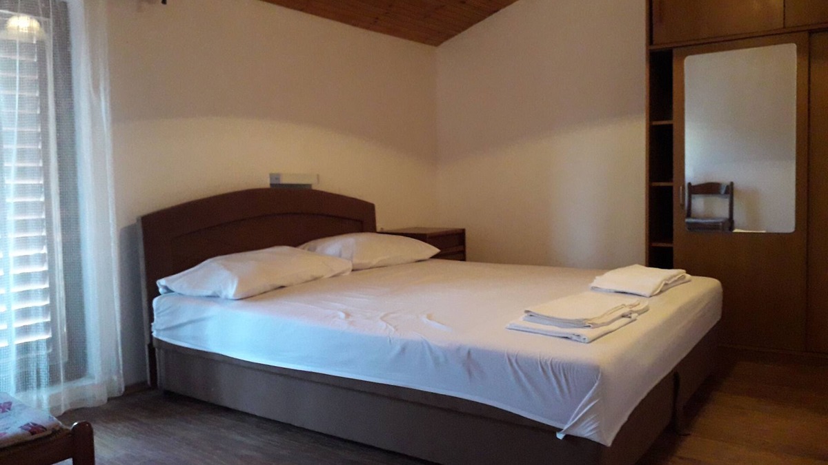 Suha Punta Apartment | Two bedroom apartment with terrace and sea view Suha Punta, Rab (A-5050-d)